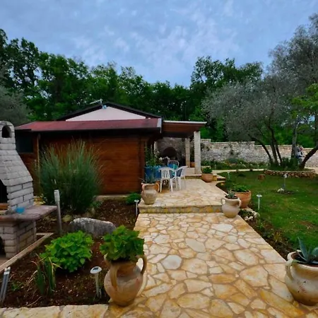 Maja Holiday Houses Casa vacanze *
